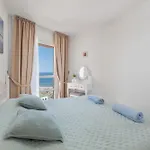 Amazing View Over The Ocean Y